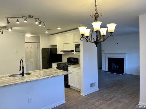 3507 Whittier Ct, Mahwah NJ  07430-2316 exterior
