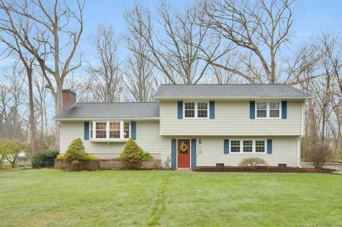 1443 East St, Southington, CT 06489-4409