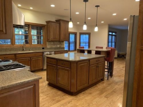 11556 Creekside Ct, Thiensville, WI 53092-4379