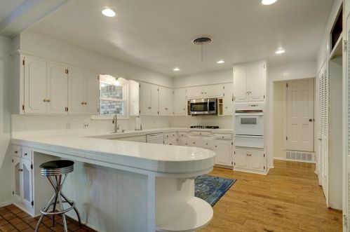 901 Liveoak St, Denton, TX 76209-1181