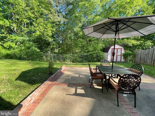 5616 Roundtree Dr, Woodbridge VA  22193-3707 exterior