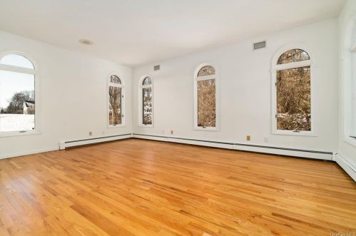 245 Bear Ridge Rd, Pleasantville NY  10570-1801 exterior