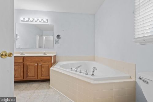 106 Marble House Dr, Bear DE  19701-4028 exterior