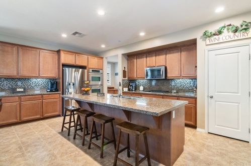 39114 Trail Creek Ln, Temecula CA  92591-7290 exterior