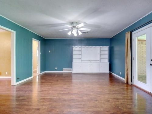 1225 Hillcrest St, Denton TX  76201-2412 exterior