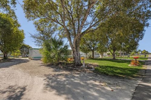 4809 Sandpiper Dr, Saint James City, FL 33956-2812