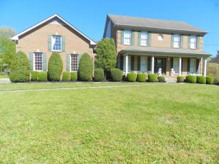 157 East Dr, Hendersonville, TN 37075-4531