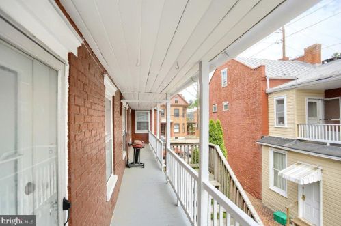 139 Pitt St, Carlisle PA  17013-2329 exterior