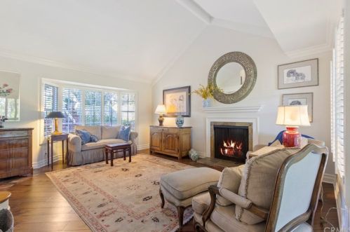 2760 Hillview Dr, Newport Beach, CA 92660-5406