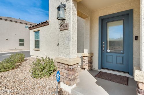 3929 79th Dr, Phoenix AZ  85043 exterior