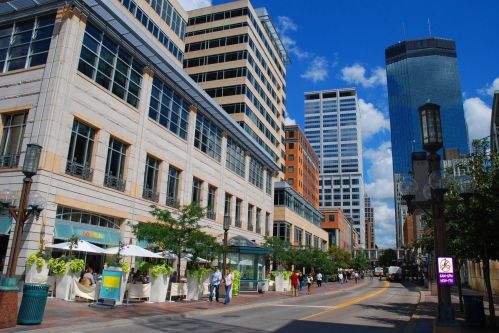 15 Franklin Ave, Minneapolis MN  55404-4476 exterior