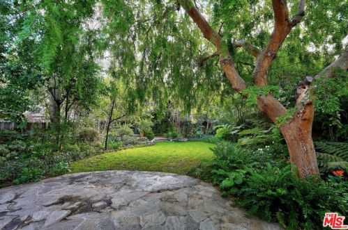 5528 Buffalo Ave, Van Nuys CA 91401-5226 exterior