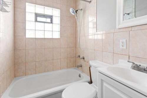 206 Morgan Ave, Milwaukee WI 53207-3724 exterior