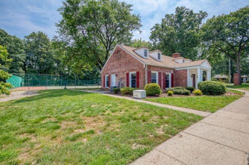 30 Halifax Ct, Springfield MA  01108-3151 exterior