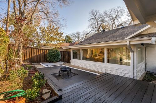 6831 Grand Ave, Dallas TX  75223-1105 exterior