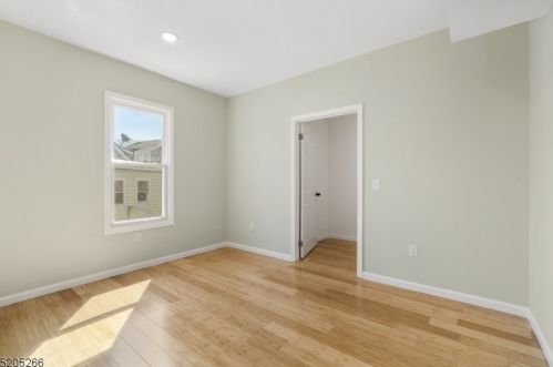 215 Rutledge Ave, East Orange NJ  07017-4911 exterior