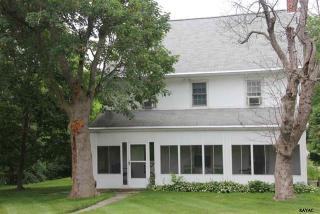 60 Farm Ln, Strinestown, PA 17345-1532