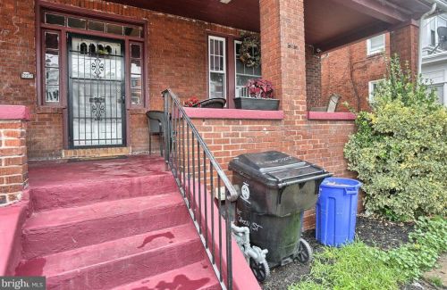 2235 Green St, Harrisburg, PA 17110-1033