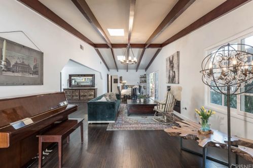 14639 Albers St, Van Nuys CA 91411-3713 exterior