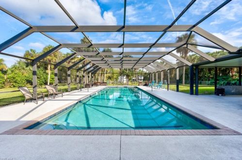 350 11th St, Naples, FL 34117-2160