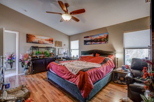 3822 Blackhawk Dr, Glendale AZ 85308-9487 exterior