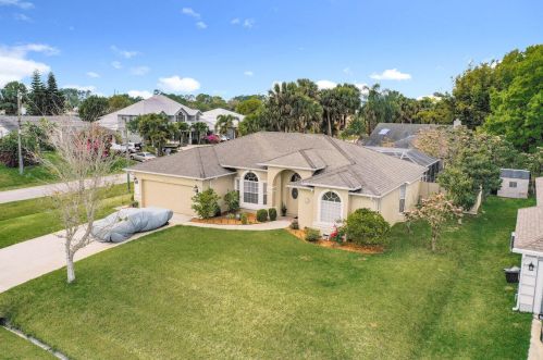2098 Tropical Ter, Fort Pierce, FL 34953-1336