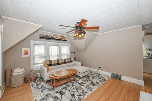 2565 Oakland Ave, Milwaukee WI 53211-3931 exterior