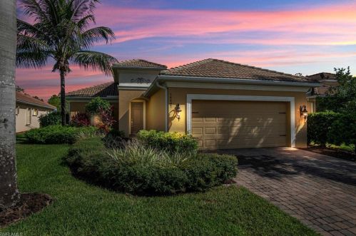 14487 Manchester Dr, Naples FL  34114-8630 exterior