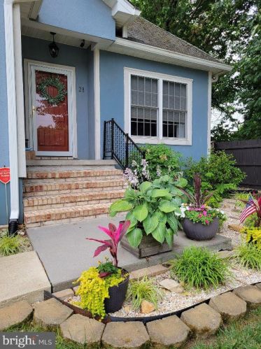 28 Washington St, Dover, DE 19901-3847