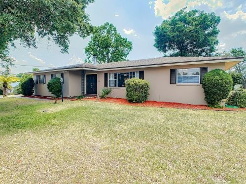 2202 Fairbanks Dr, Deltona, FL 32725-2713