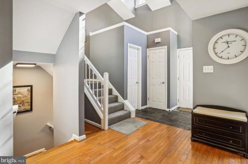 1502 Deer Point Way, Herndon VA  20194-1584 exterior