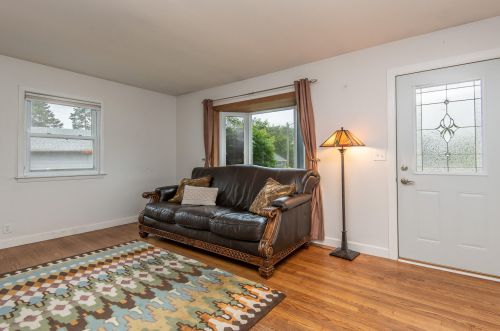 1513 Sunny Cir, Waukesha, WI 53188-2231