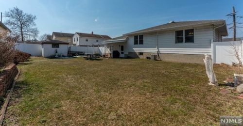 41 Mt Pleasant Ave, West Paterson NJ  07424-2734 exterior