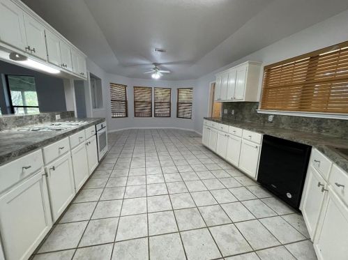 5001 Blue Bluff Rd, Austin TX  78724 exterior