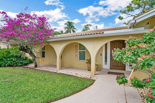 8101 Nashua Dr, West Palm Beach, FL 33418-6043