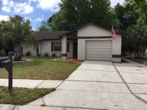 7202 Bramblewood Dr, Port Richey, FL 34668-6911