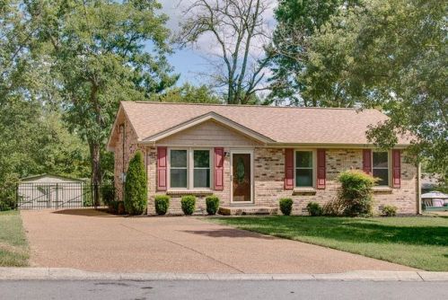 108 Beechwood Ct, Hendersonville, TN 37075-2955