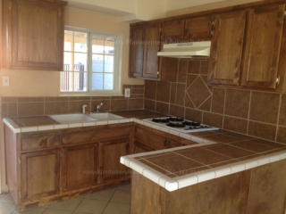 615 Eye St, Bakersfield CA  93304-1335 exterior