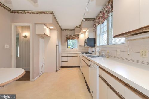 7 Buckingham Ave, Trenton NJ  08618-3311 exterior