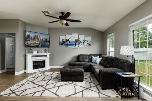 1426 Avenue H, Winter Haven FL  33881-4353 exterior
