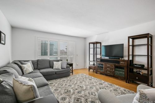 25930 Narbonne Ave, Lomita, CA 90717-3099