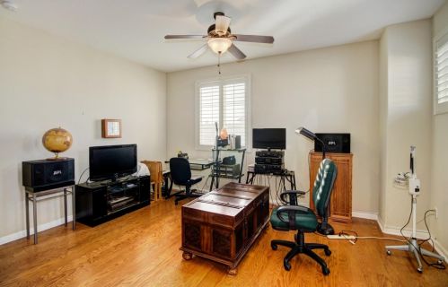 9872 Winkle Cir, Elk Grove CA  95757-6276 exterior