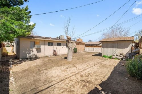 16193 Colina St, Victorville CA  92395-3610 exterior
