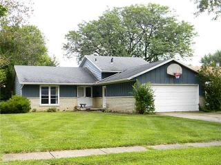 15 Karis St, Waterville, OH 43566-1040