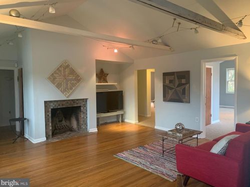 653 Gulph Rd, Norristown PA  19406-3704 exterior