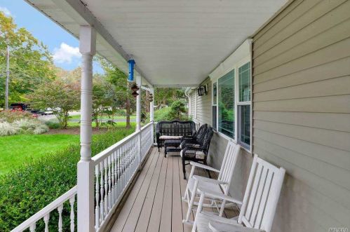 16 Soundview Dr, Northport, NY 11768-1445