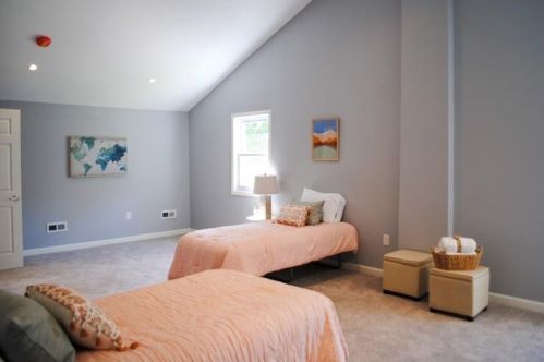 2 Butterfield Ln, Stratham NH  03885-2344 exterior