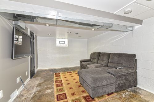 922 75th St, Milwaukee WI 53214-3016 exterior