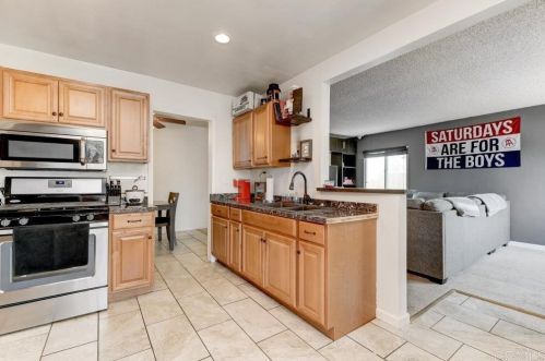 4075 Epsilon St, San Diego CA 92113-4305 exterior