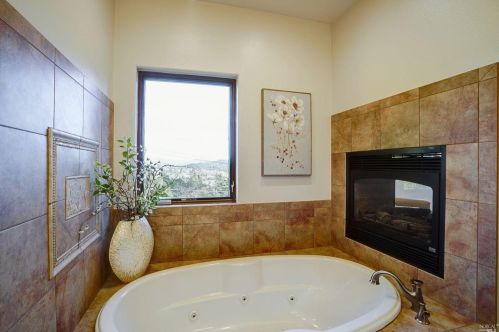 2387 Los Olivos Rd, Santa Rosa CA 95404-2015 exterior